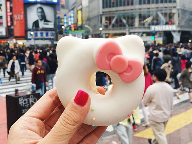 Girl Eats Tastiest “Street Food” From Around The World